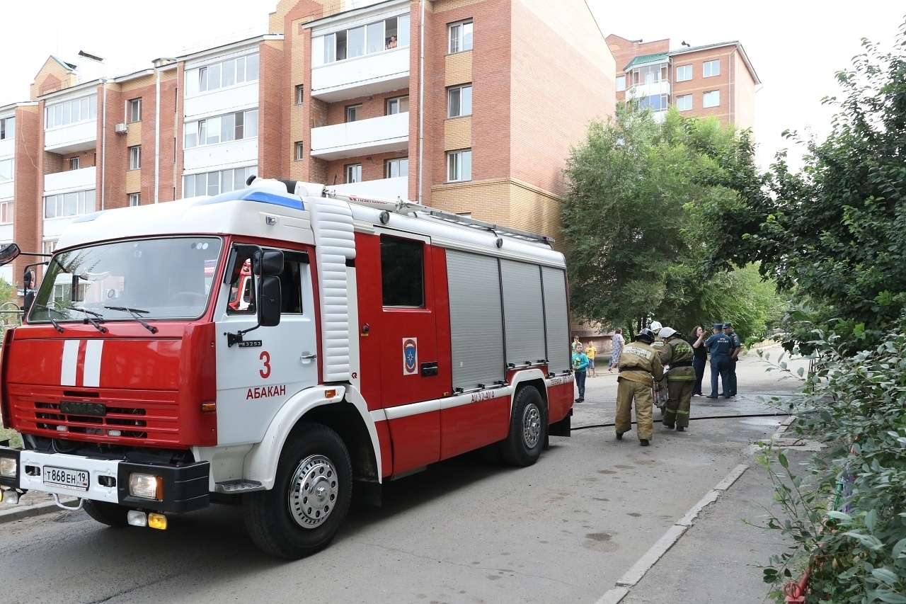 Большинство пожаров в выходные произошли из-за неосторожного обращения с  огнем - Новости - Главное управление МЧС России по Республике Хакасия